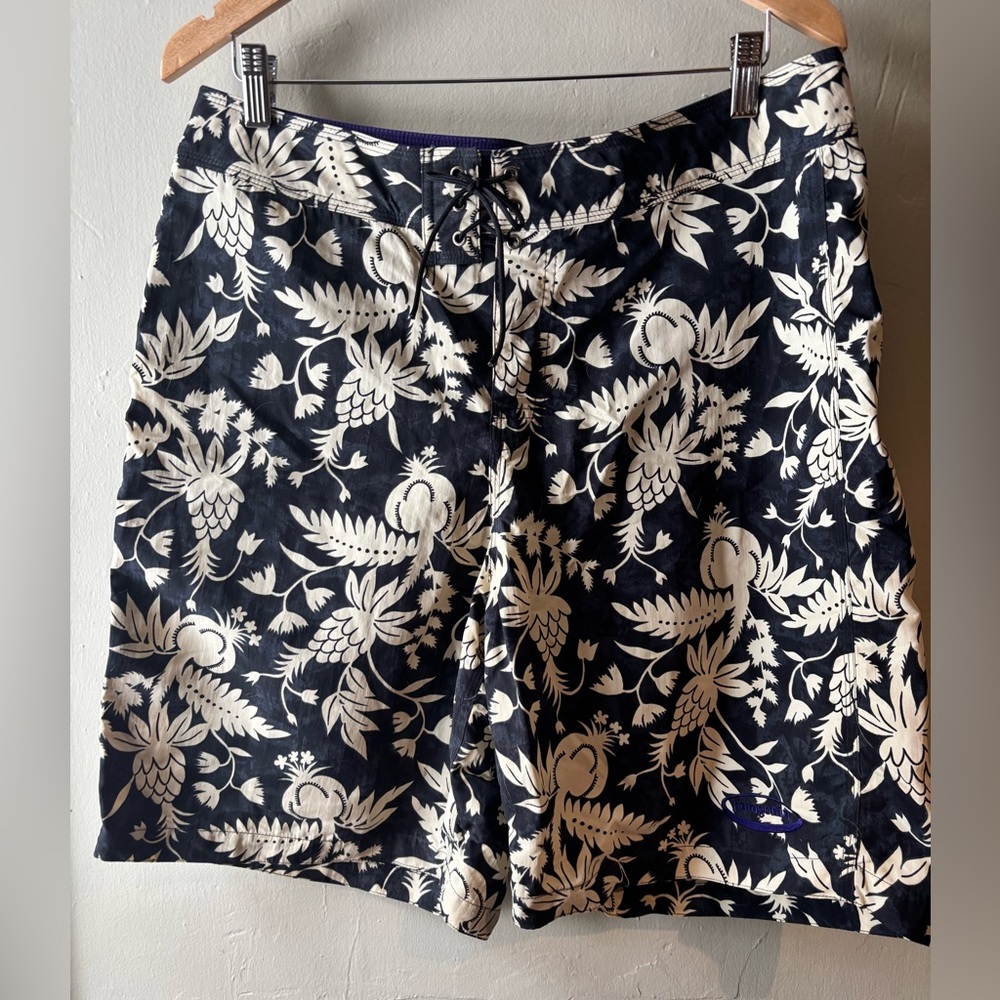 Patagonia NWT Black and White Board Surf Trunks Long